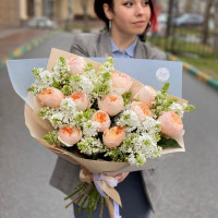 Букет * БЕЛАЯ СИРЕНЬ и розы *