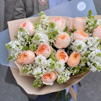 Букет * БЕЛАЯ СИРЕНЬ и розы *