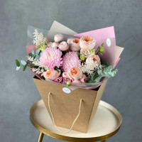 Букет с хризантемами и пионовидными розами КУДРЯВАЯ НЕЖНОСТЬ