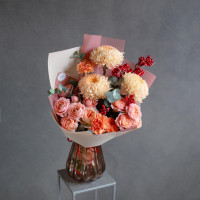 Букет с хризантемами и розами НЕЖНЫЙ ЦИТРУС