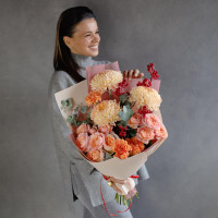 Букет с хризантемами и розами НЕЖНЫЙ ЦИТРУС