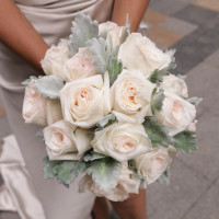 Букет невесты из роз с зеленью СЕРЕБРО