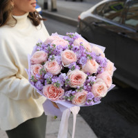 Букет с пионовидными розами и маттиолой НЕЖНЫЙ ТУМАН