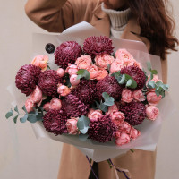 Букет с винными хризантемами и пионовиднымии розами ДЖАЙВ