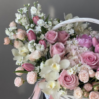 Корзина цветов ПУДРОВЫЙ НЕКТАР *