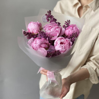 Букет ЗЕФИР-СИРЕНЬ, 5 пионов