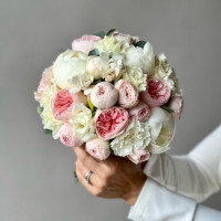 Букет невесты АССОЛЬ с пионами