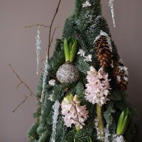 Елка авторская ПЕРВОЦВЕТЫ