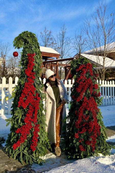 Елка с оформлением ЯГОДНАЯ 1,7 м