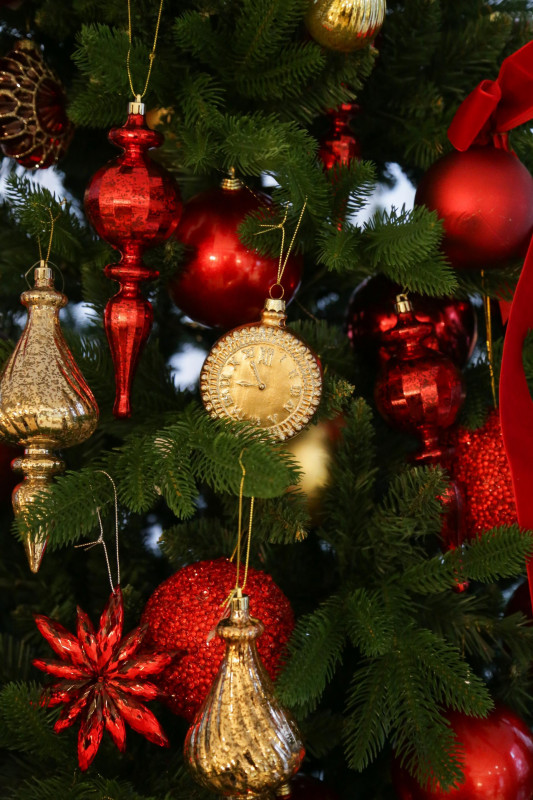 Елка с оформлением КРАСНО-ЗОЛОТАЯ