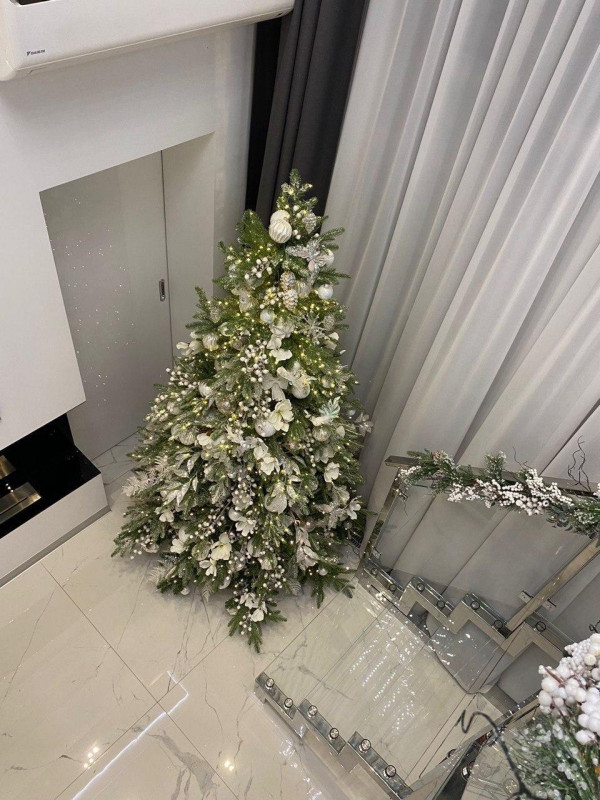 Елка с оформлением ЛУННЫЙ СВЕТ