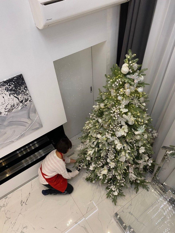 Елка с оформлением ЛУННЫЙ СВЕТ