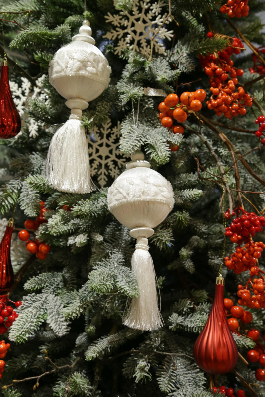 Елка с оформлением РЯБИНОВАЯ РОСКОШЬ