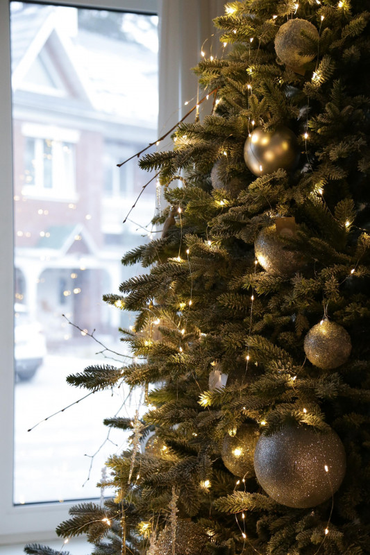 Елка с оформлением СЕРЕБРЯНАЯ