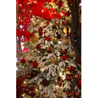 Елка с оформлением ВОДОПАД