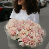 Букет с французскими розами ПУДРА АНГЕЛОВ, 15 шт.