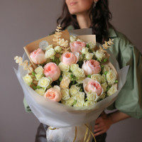Букет КРЕМ-ПЕРСИК с розами и иск. эвкалиптом