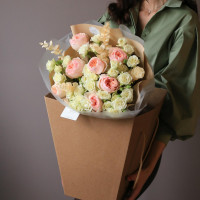 Букет КРЕМ-ПЕРСИК с розами и иск. эвкалиптом