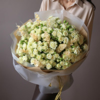 Монобукет с молочными кустовыми розами, 29 шт