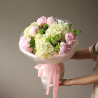 Букет с пионами и гортензией МАЛИНОВЫЙ ПЛОМБИР