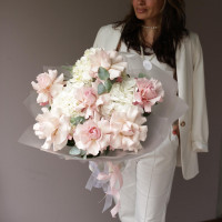 Букет французских роз с гортензией НЕЖНОЕ МГНОВЕНИЕ