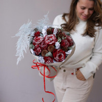 Букет с розами, шишками и эвкалиптом ЛЕДЯНАЯ РОЗА