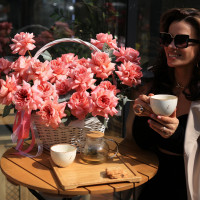 Корзина роз ЛЮБИТЬ ПО-ФРАНЦУЗСКИ