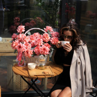 Корзина роз ЛЮБИТЬ ПО-ФРАНЦУЗСКИ