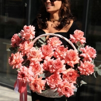 Корзина роз ЛЮБИТЬ ПО-ФРАНЦУЗСКИ