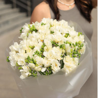 Букет моно фрезий - 45 шт