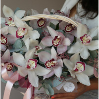 Корзина с орхидеями, M