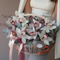 Корзина с орхидеями, M