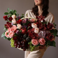 Корзина осенняя сочных цветов с фруктами Бургундия *