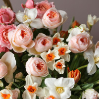 Букет WOW в корзине ВЕЛИКОЛЕПИЕ ВЕСНЫ