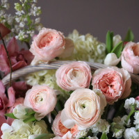 Корзина цветов премиум ВЕСЕННИЙ САД *