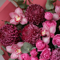 Букет с розами, хризантемой и орхидеями КРЕМ-ПОМАДКА