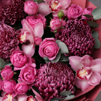 Букет с розами, хризантемой и орхидеями КРЕМ-ПОМАДКА