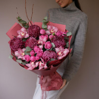 Букет с розами, хризантемой и орхидеями КРЕМ-ПОМАДКА