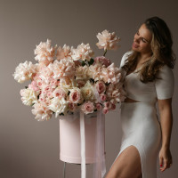 Коробка французских роз Крем, 70 см *