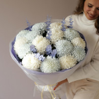 Букет хризантем белые и голубые БАБЛ ГАМ