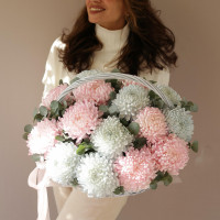 Корзина ДУО-ХРИЗАНТЕМА, белые и голубые хризантемы, 15 шт.