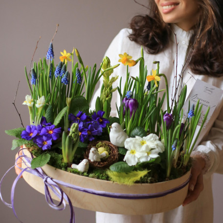 Весенний садик ПРЕМИУМ с мамой птицей и 2 птенцами (палитра микс цветов), L 40х28 см