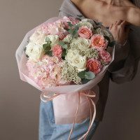 Букет роз и гортензий НЕЖНОСТЬ