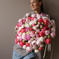 Букет ОХАПКА ПИОНОВ, 101 шт