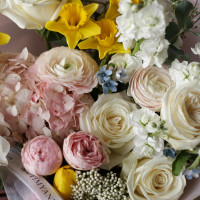 Букет весенний с анемонами и ранункулюсами СТИЛЬ