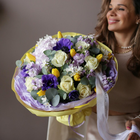 Букет с анемонами СОЛНЕЧНЫЙ ТУМАН