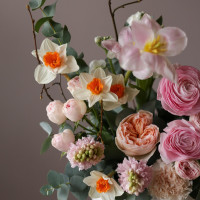 Букет в вазе ВЕСЕННЯЯ НЕЖНОСТЬ