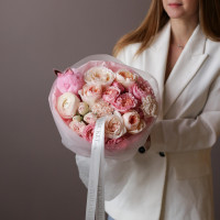 Букет с пионовидными розами ПЕРСИКОВОЕ УТРО