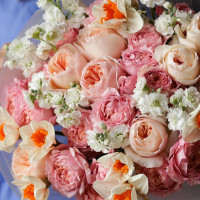 Букет изысканная весна с пионовидными розами