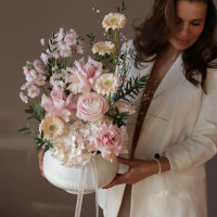 Букет в керамической вазе СУФЛЕ